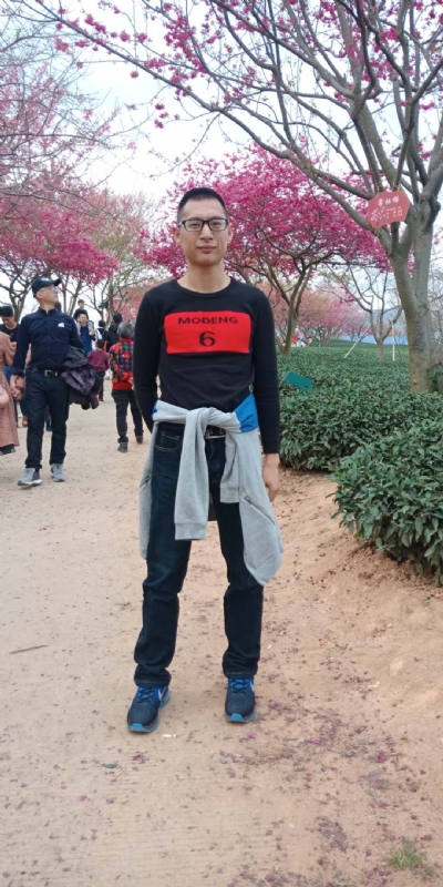 小梁的第二张照片--福建婚介网