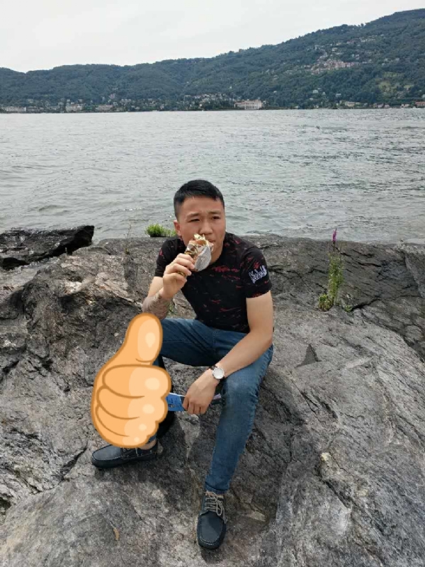 绚烂背后的平淡的第一张照片--福建婚介网