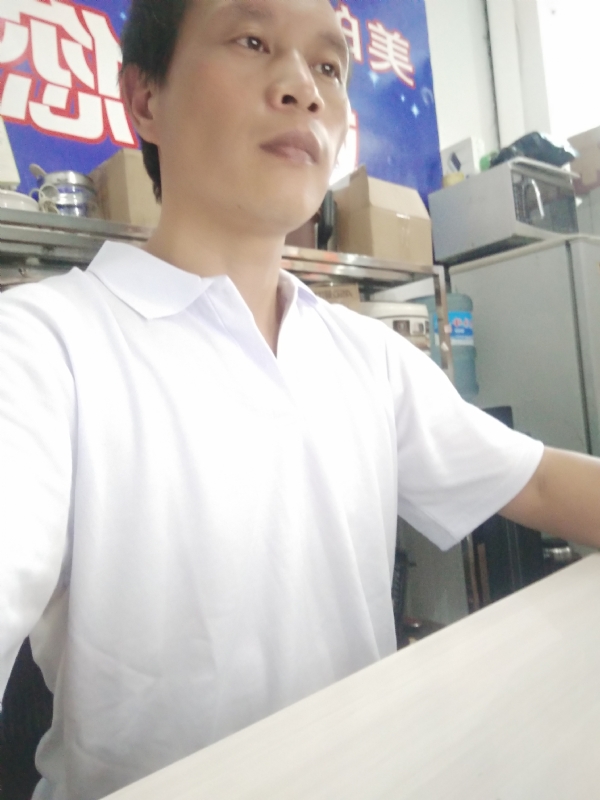 深蓝色的海的第一张照片--福建婚介网