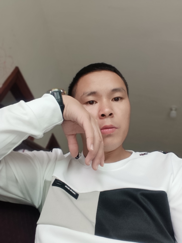 冷漠的第一张照片--福建婚介网