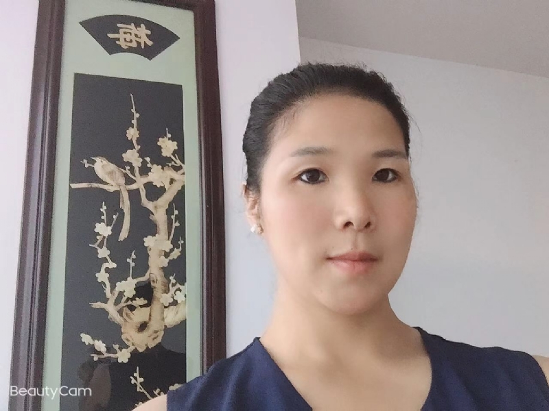 微笑的第一张照片--福建婚介网