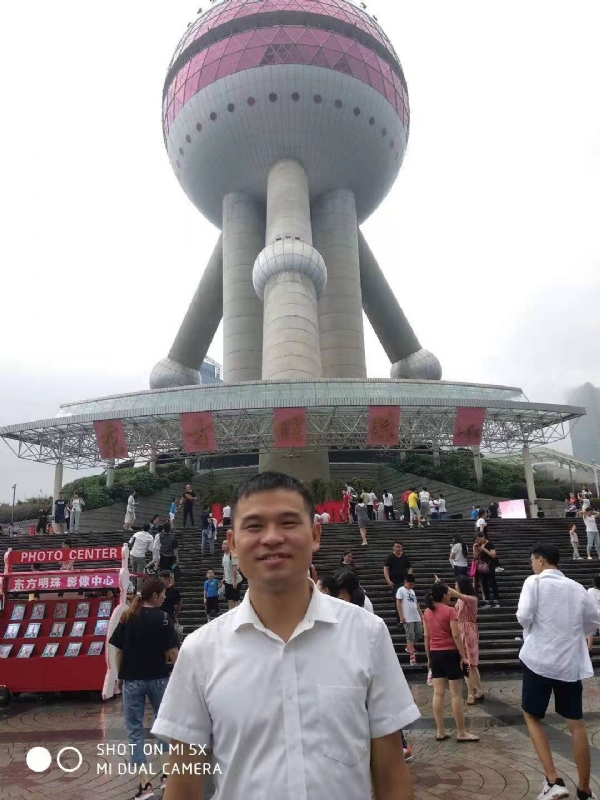 小猫吃老鼠的第一张照片--福建婚介网