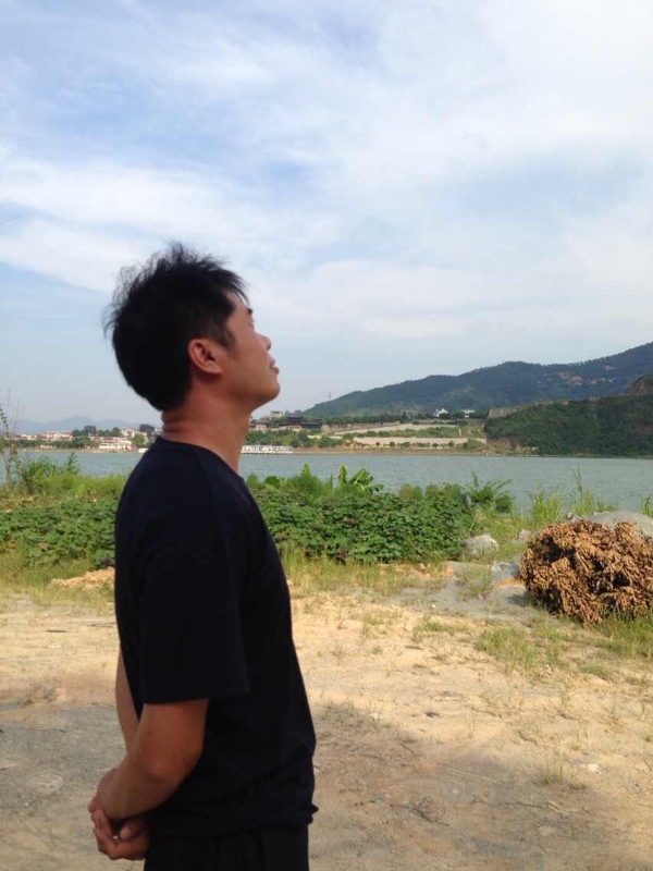 雾里看花的第一张照片--福建婚介网
