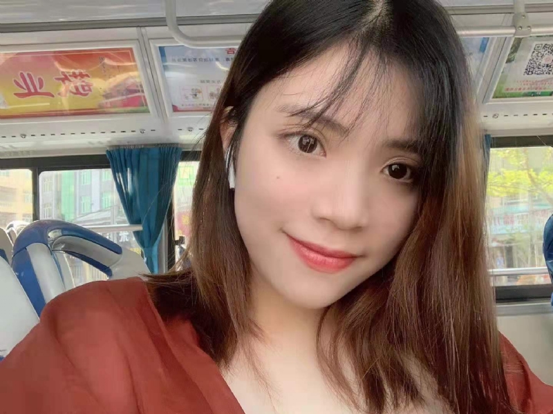 小眼睛的第一张照片--福建婚介网