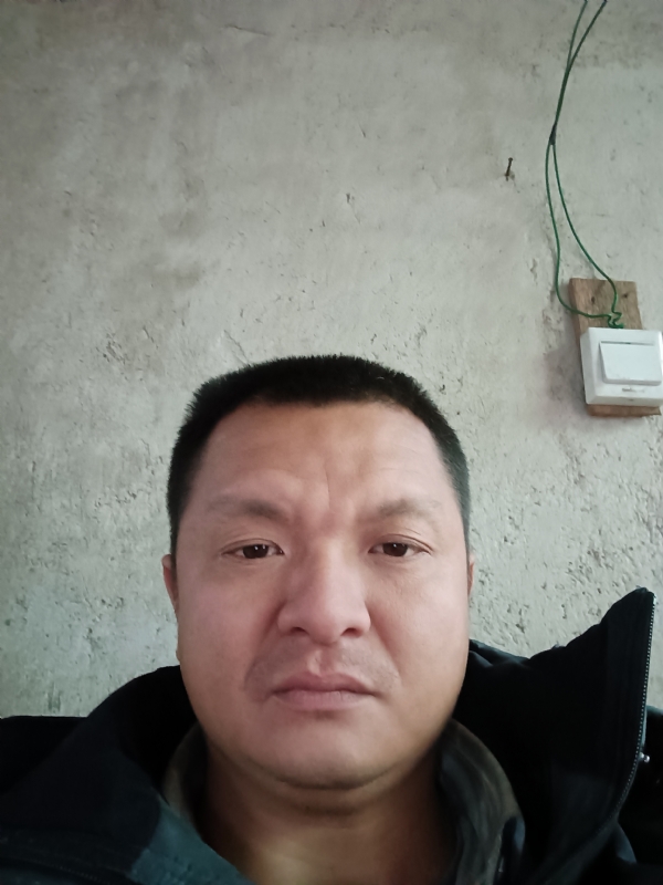 兰成龙的第四张照片--福建婚介网