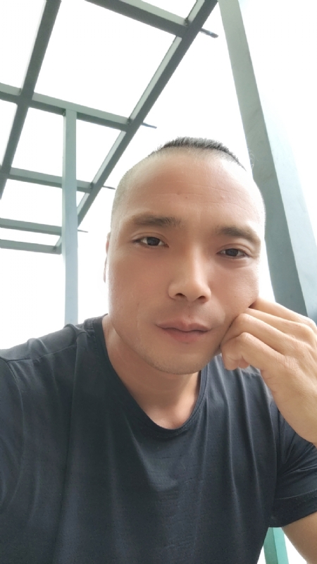 伯爵的第三张照片--福建婚介网