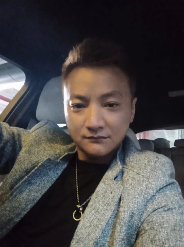 夜、有雨敲窗的第三张照片--福建婚介网